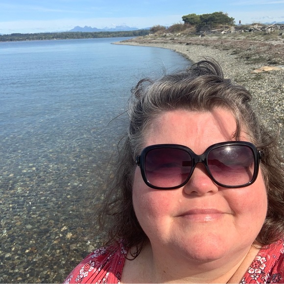 Meet your Posher, Sherry - Picture 4 of 11